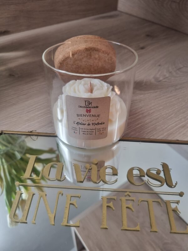 Bougie Lady Éloïse "personnalisable" Fleur de Tiaré – Image 3